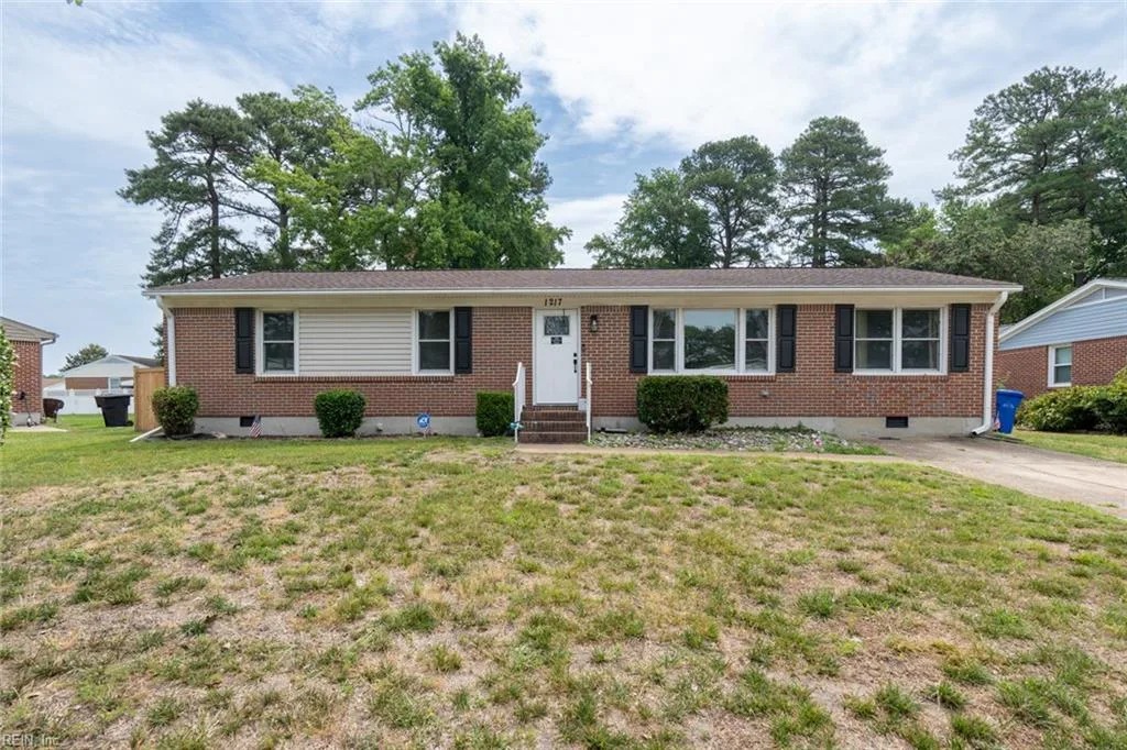 1217 Lakeview DR, PORTSMOUTH VA 23701