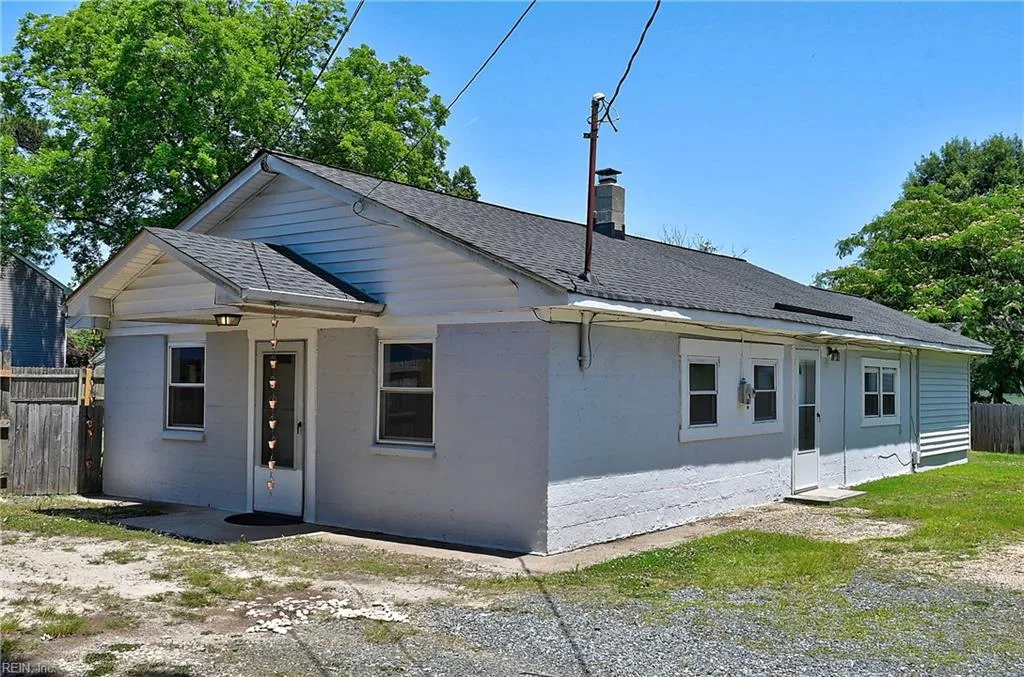 8466 Radnor RD, NORFOLK VA 23503