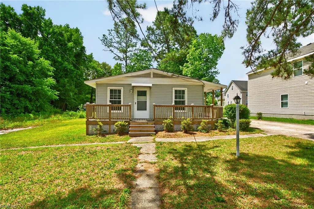 5001 Clifton ST, CHESAPEAKE VA 23321