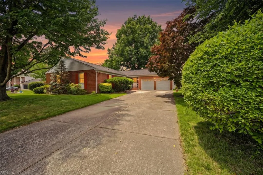 6 Redman CT, HAMPTON VA 23669