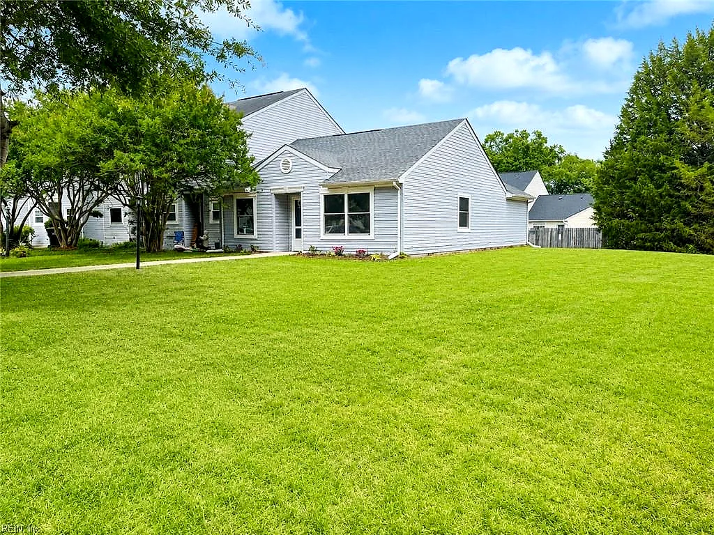 2118 King James Ct, Carrollton — photo
