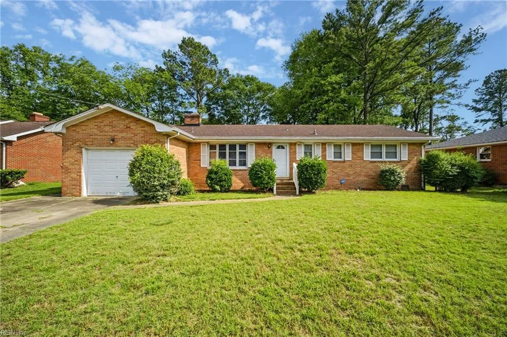 1030 MAINS CREEK RD, CHESAPEAKE VA 23320