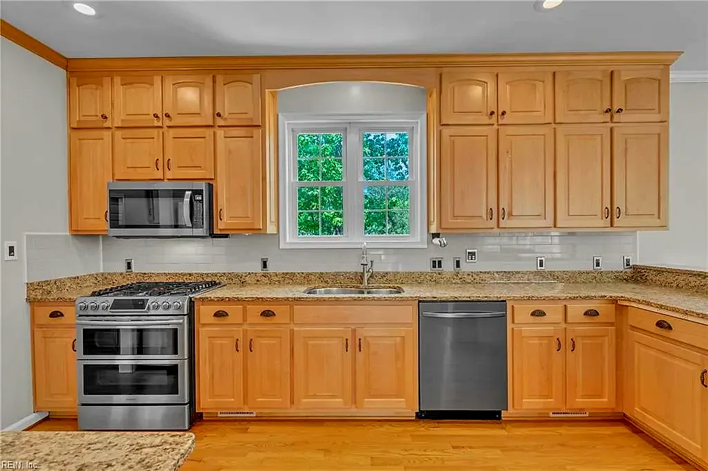 247 Hunts Neck Rd, Poquoson — photo