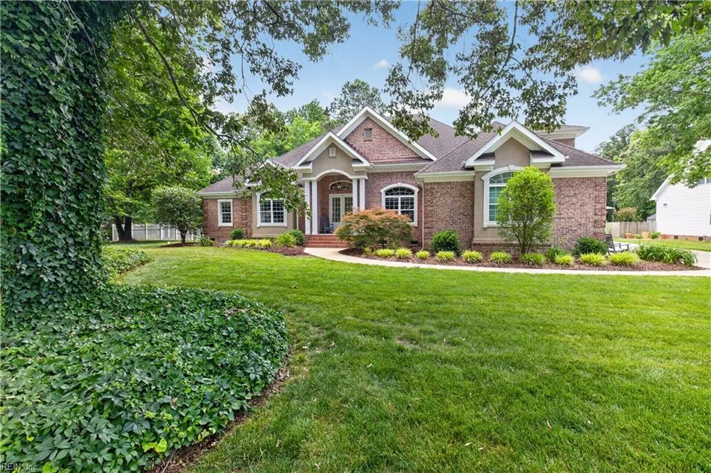 1068 Scenic BLVD, CHESAPEAKE VA 23322