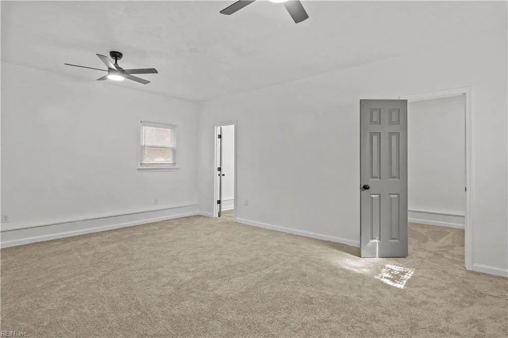 1445 Oakcrest Dr, Hampton — photo