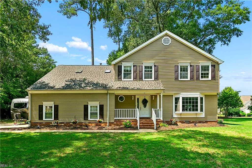 22 Valmoore DR, POQUOSON VA 23662