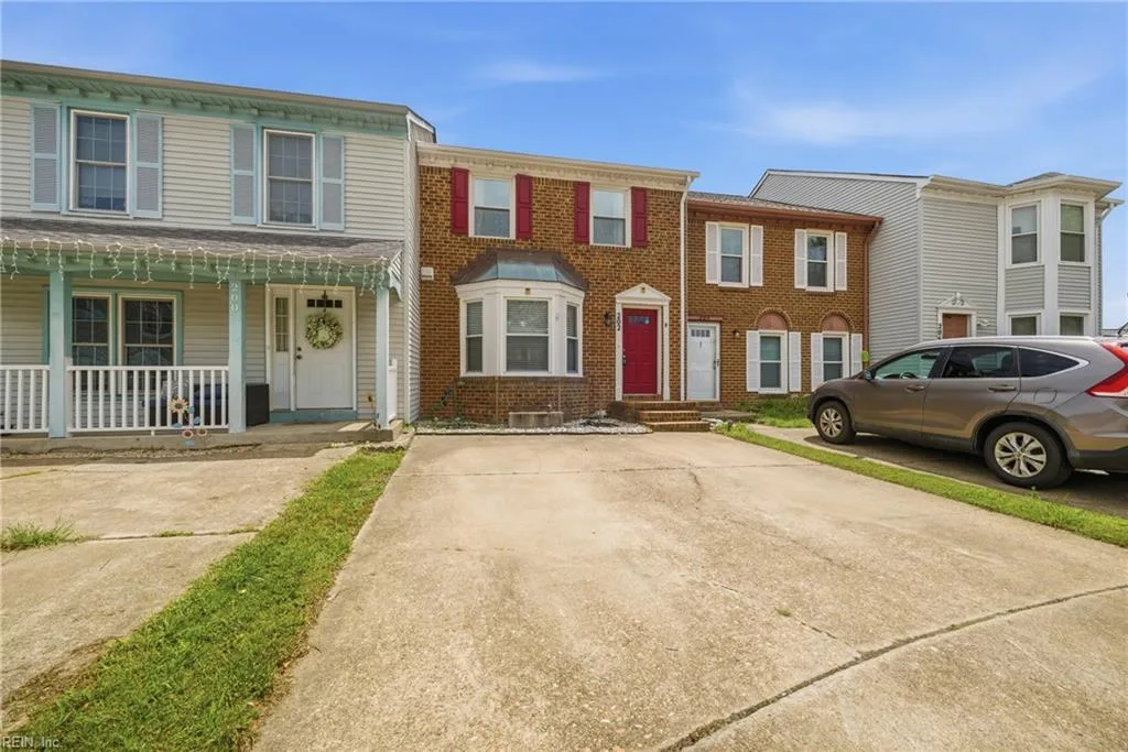 202 Stonehall CT, VIRGINIABEACH VA 23462