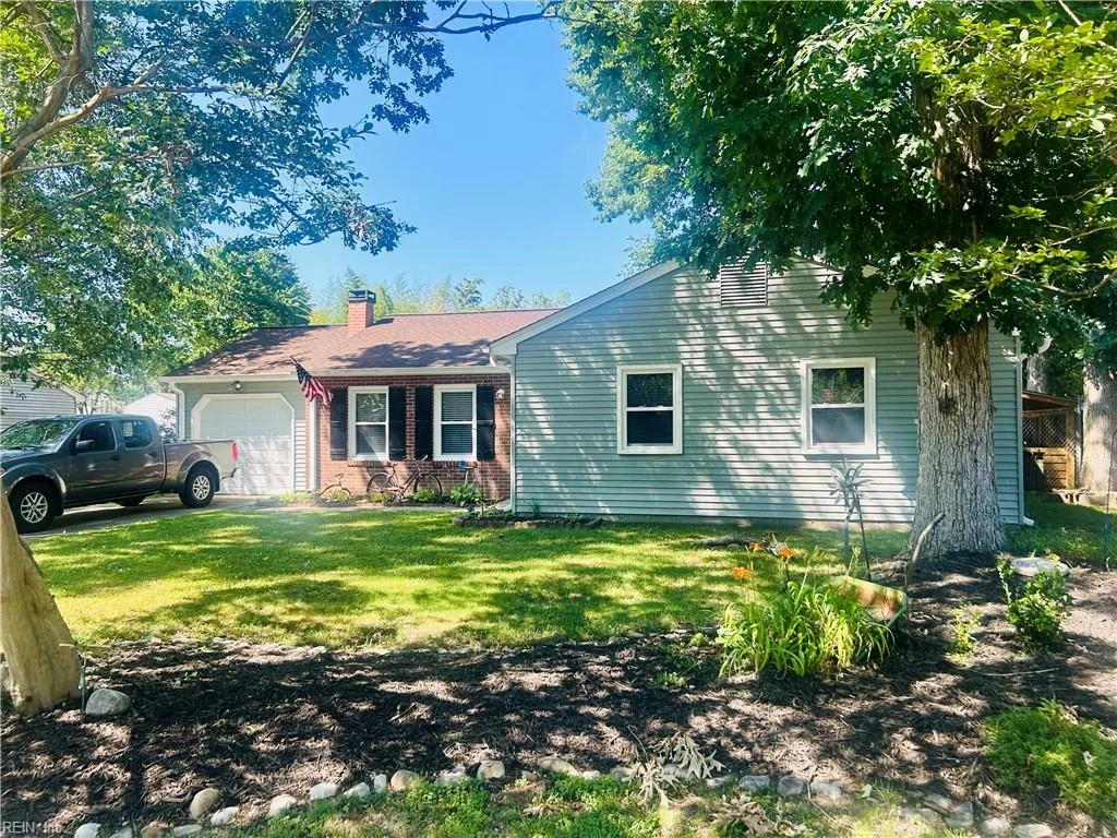106 Lambert DR, NEWPORTNEWS VA 23602