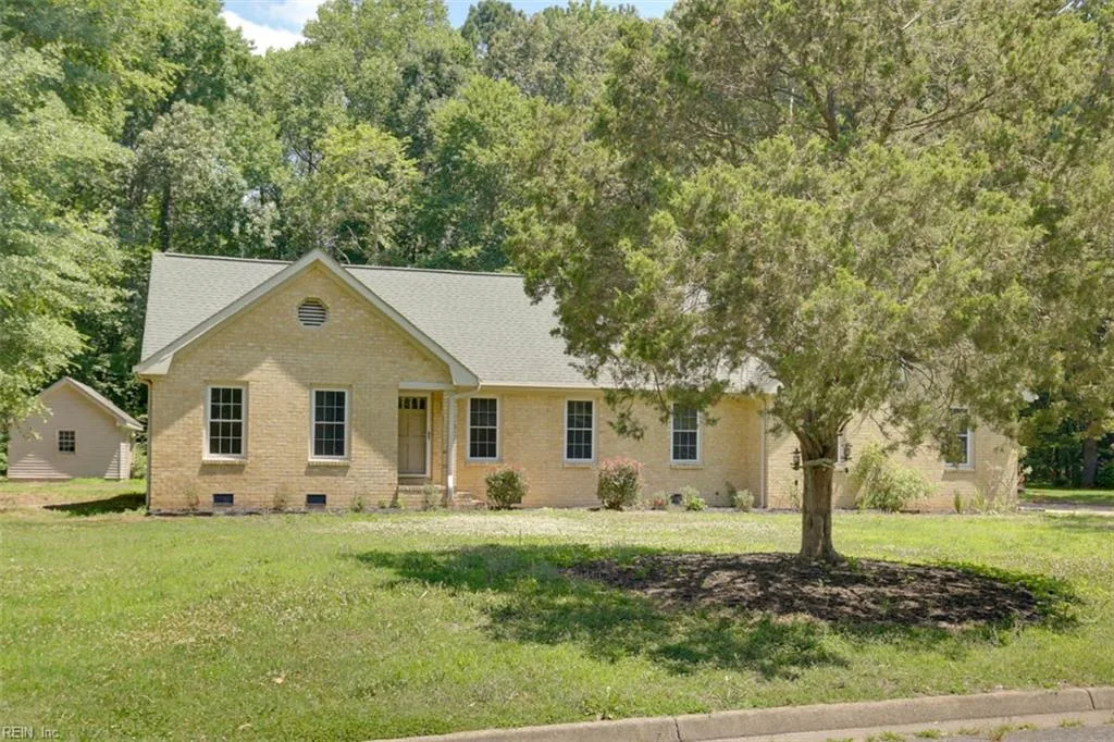 204 Arch RD, CHESAPEAKE VA 23322