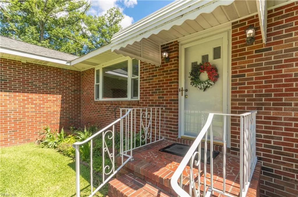 800 Pinecrest Rd, Virginia Beach — photo