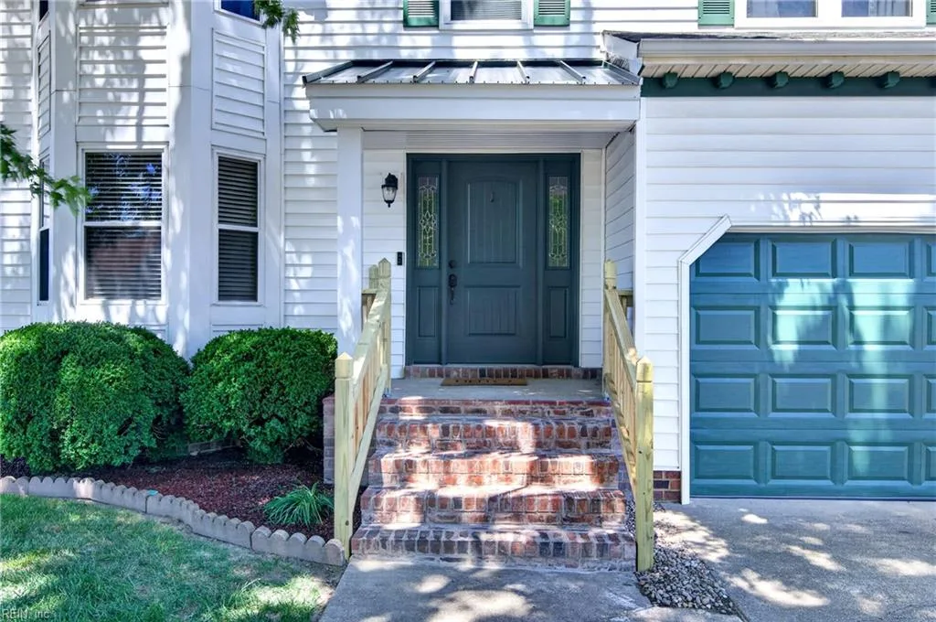 1124 Kilby DR, CHESAPEAKE VA 23320