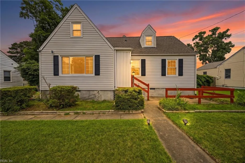 125 Cambridge PL, HAMPTON VA 23669