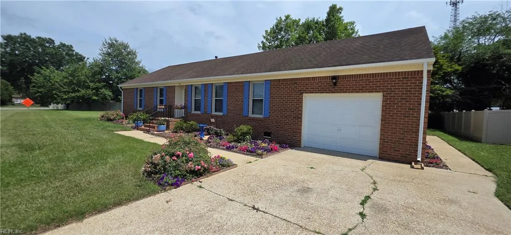 725 Luray TER, CHESAPEAKE VA 23322