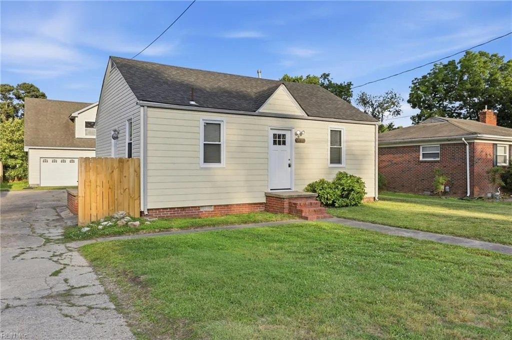 1404 Willow AVE, CHESAPEAKE VA 23325