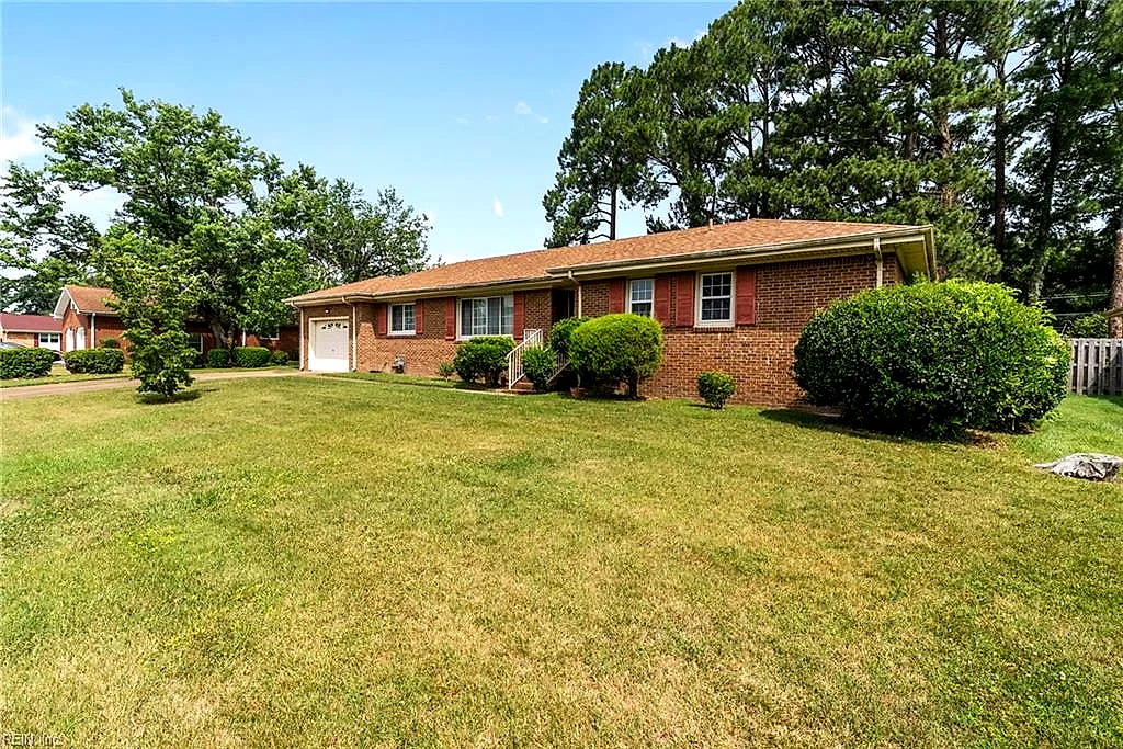 404 Redbrick Dr, Chesapeake — photo