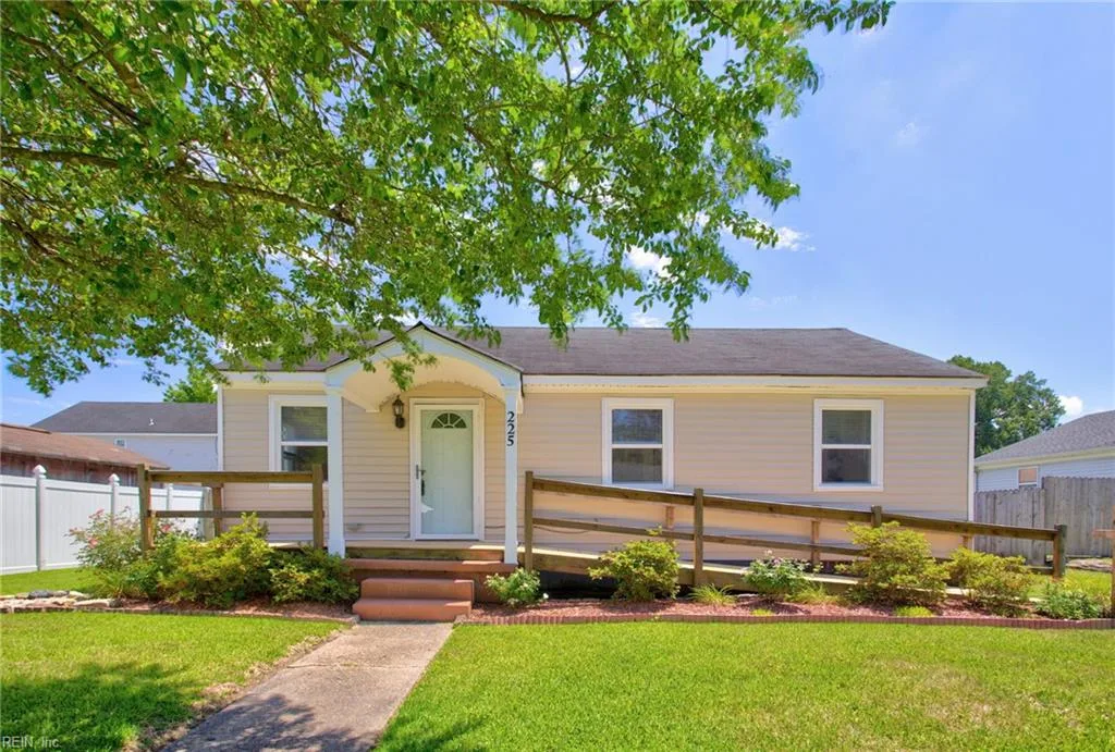 225 Castlewood RD, PORTSMOUTH VA 23702