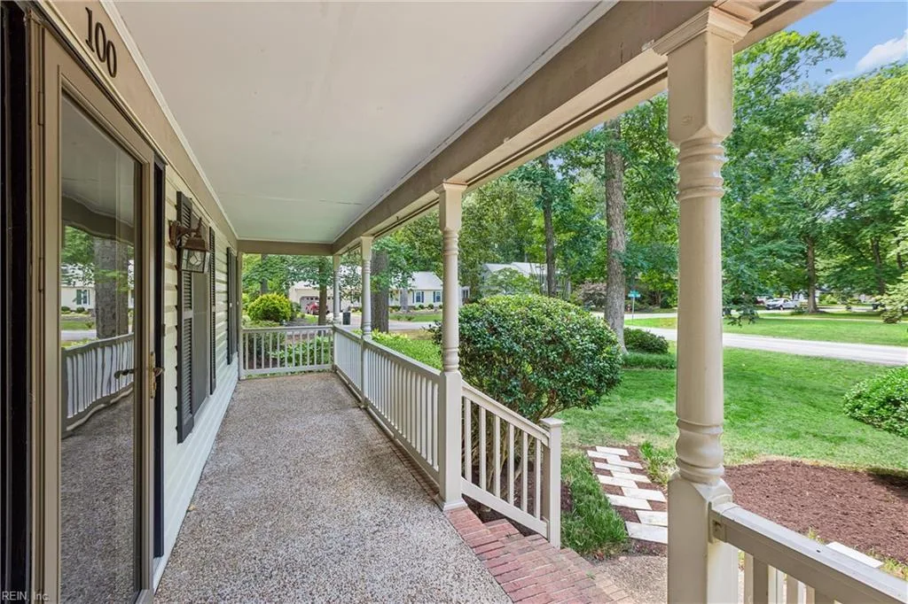 100 Accomac TURNG, YORKTOWN VA 23693