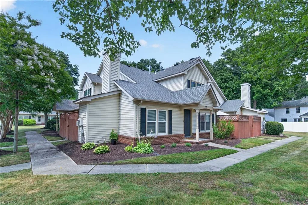 30 Hollis Wood DR, HAMPTON VA 23666