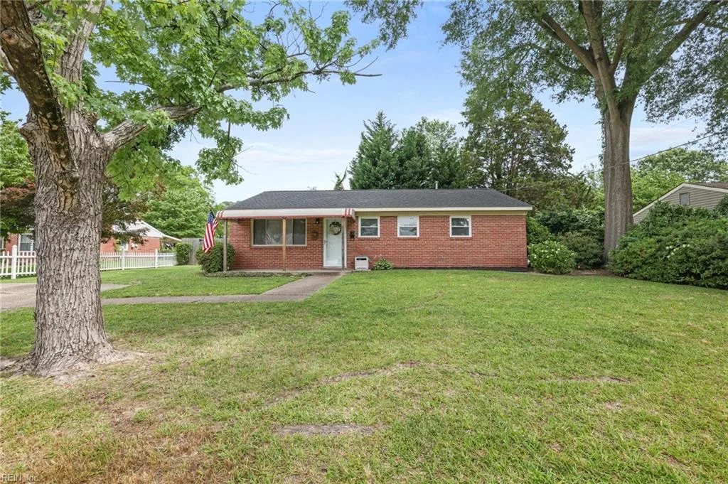 4122 Shawnee RD, CHESAPEAKE VA 23325