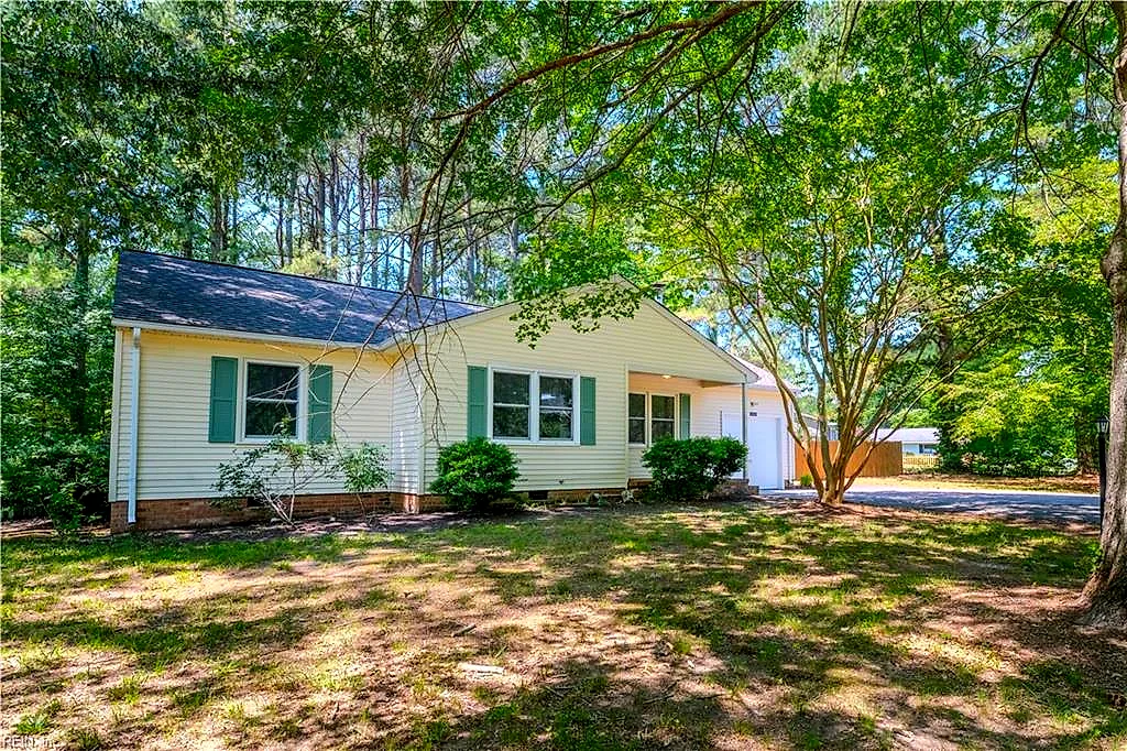 6464 Meadow Dr, Gloucester — photo