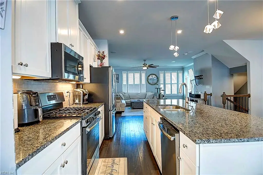 504 Clara Ln, Virginia Beach — photo