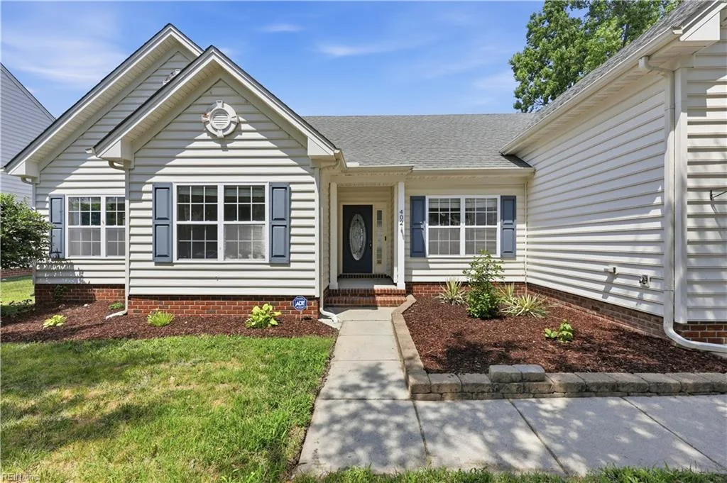 402 Calvin ST, SUFFOLK VA 23435