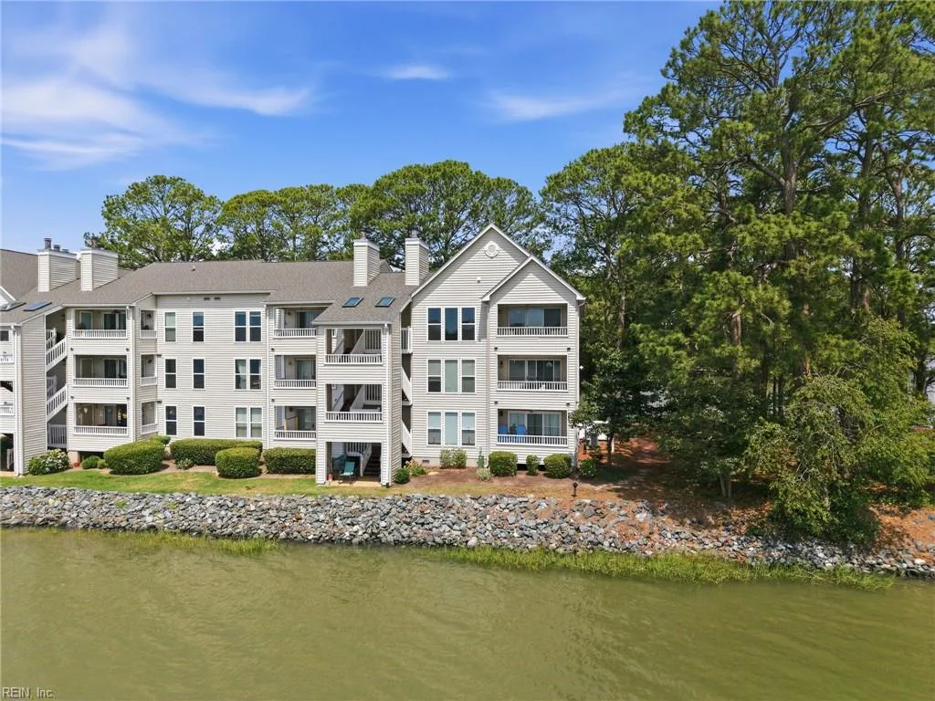 246 Dockside DR #C, HAMPTON VA 23669