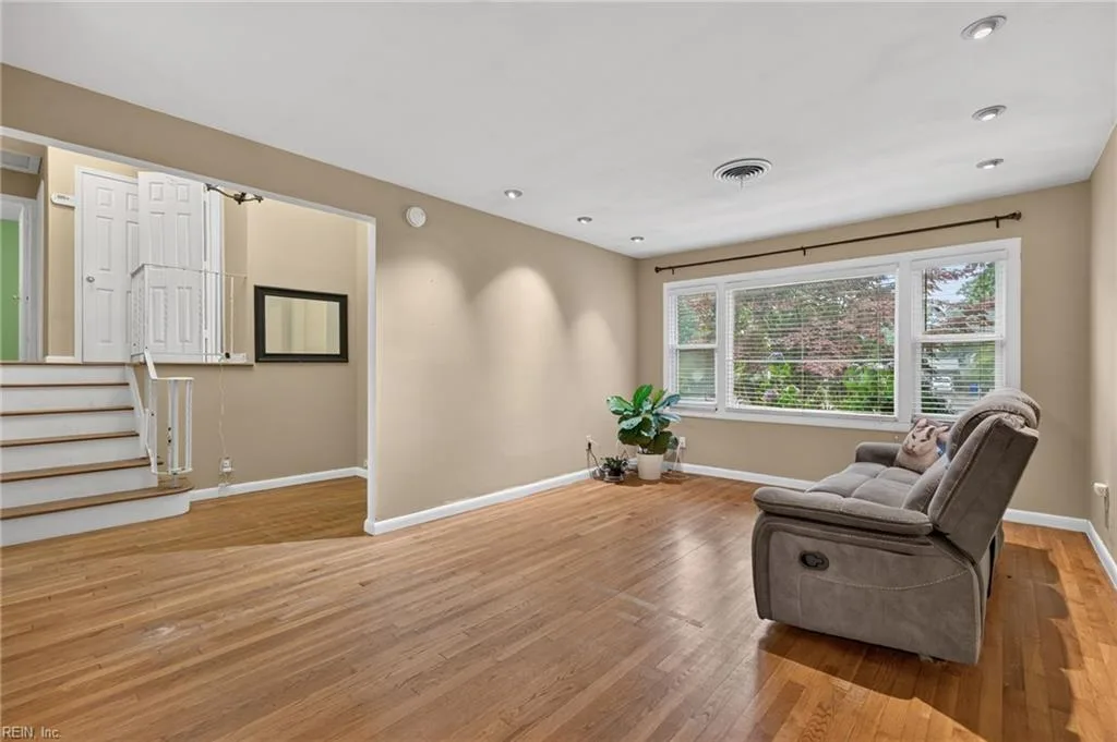 652 Aragona Blvd, Virginia Beach — photo