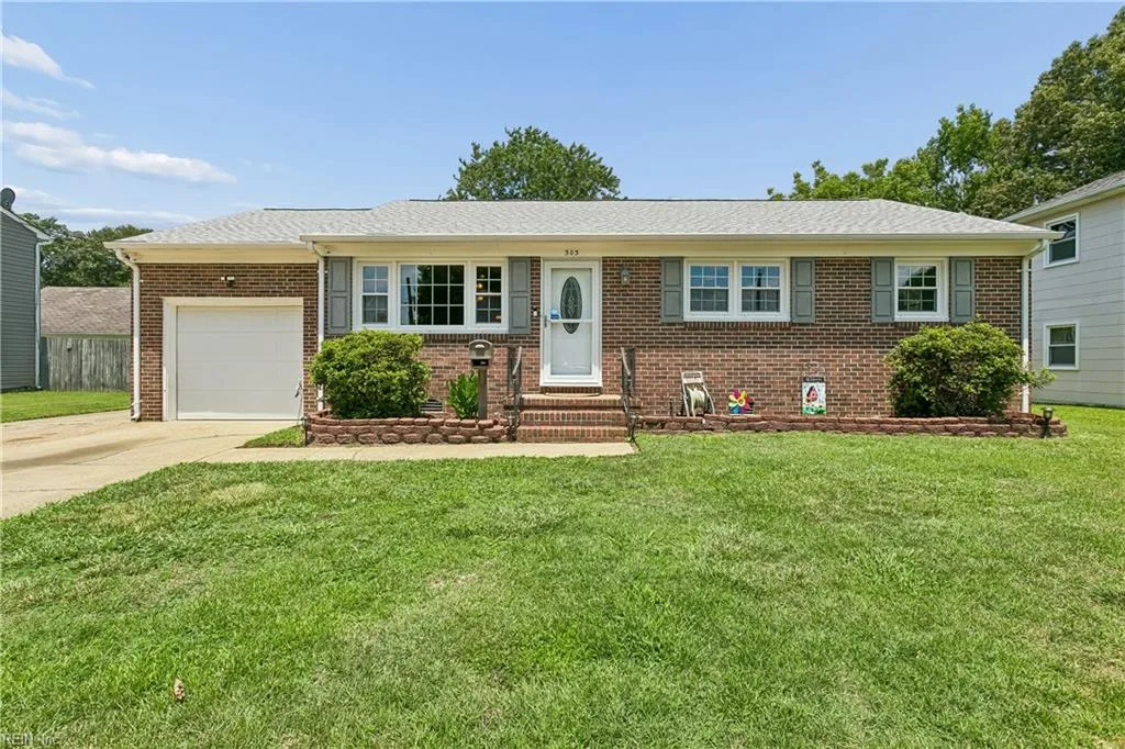 303 Nancy DR, HAMPTON VA 23669
