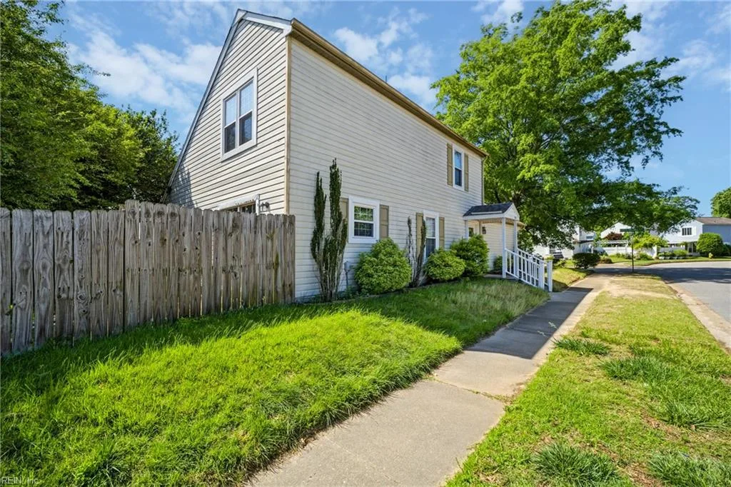 1261 Lord Dunmore DR, VIRGINIABEACH VA 23464