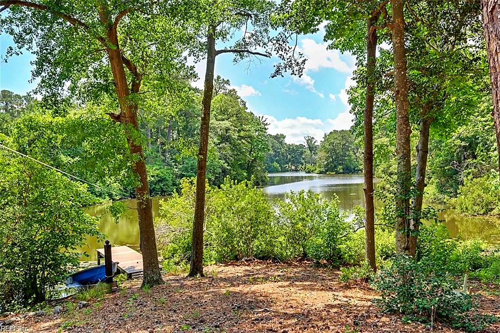 15432 Rollingwood DR, CARROLLTON VA 23314