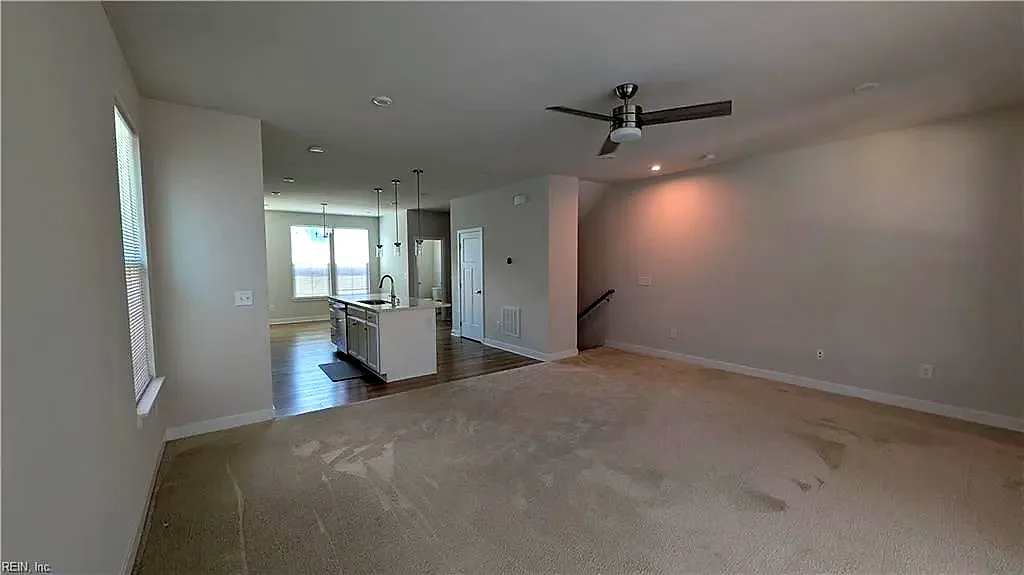 1233 Worden Way, Suffolk — photo