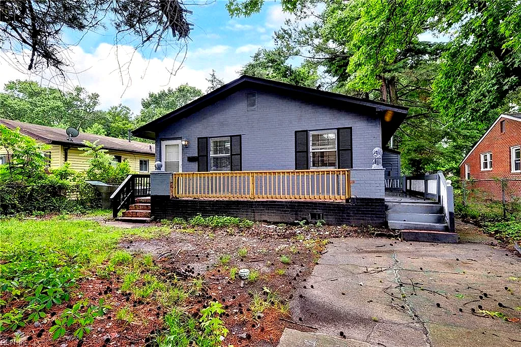 461 Dare AVE, HAMPTON VA 23661