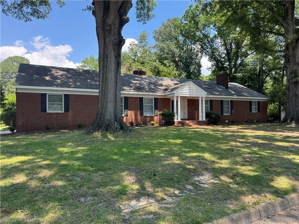 12 Beverly Hills DR, NEWPORTNEWS VA 23606