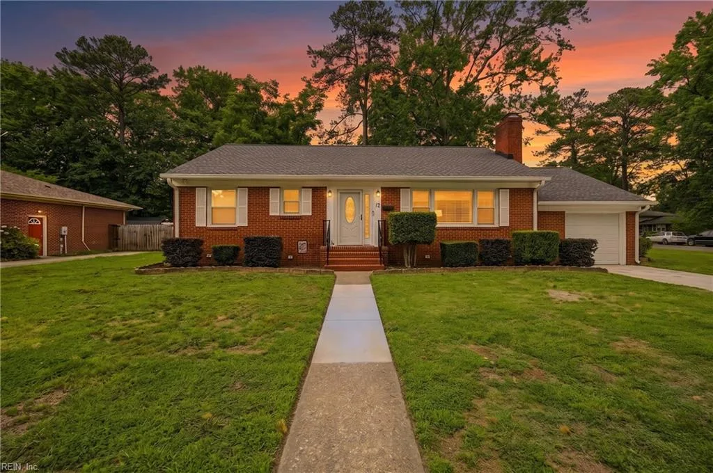 19 Omera PL, HAMPTON VA 23666