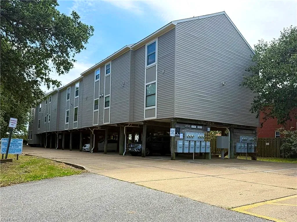 9601 9th View ST #204, NORFOLK VA 23503