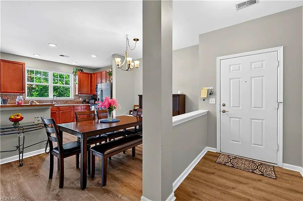 912 Southmoor Dr #202, Virginia Beach — photo
