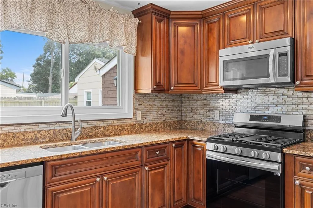 300 Garrison PL, VIRGINIABEACH VA 23452