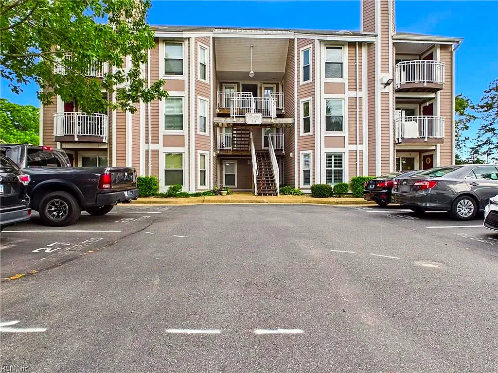512 24th ST #104, VIRGINIA BEACH VA 23451