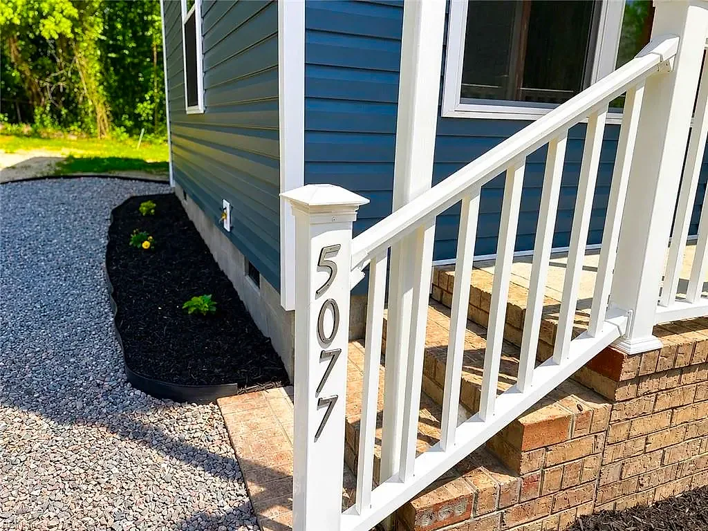 5077 James Way, Smithfield — photo