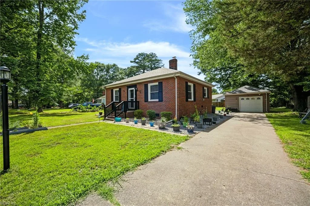 2204 Battery Park Rd, Chesapeake — photo