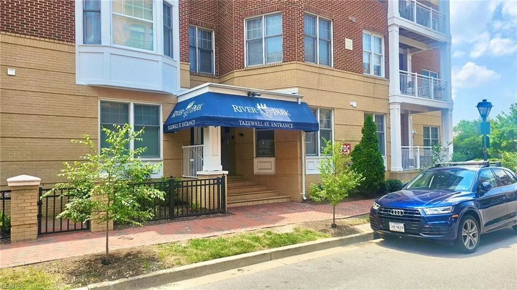 239 Duke ST #305, NORFOLK VA 23510