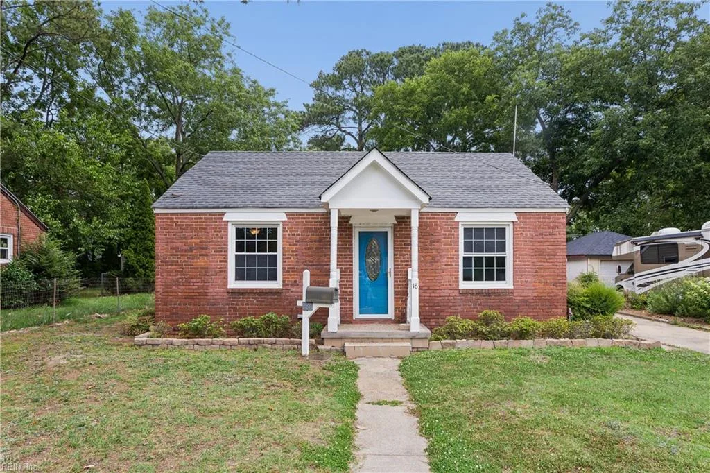 18 N Colin DR, PORTSMOUTH VA 23701