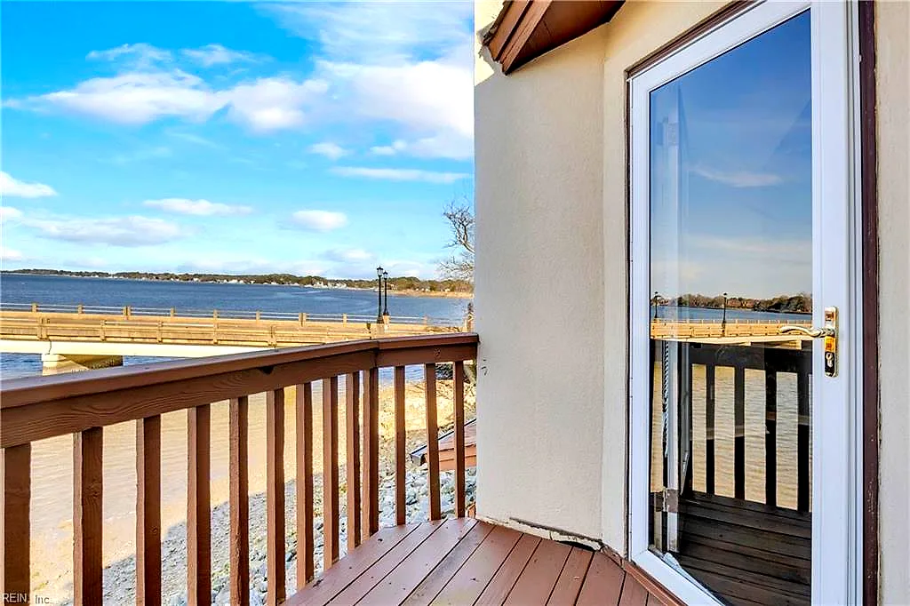 71 Waters Edge Cir, Hampton — photo