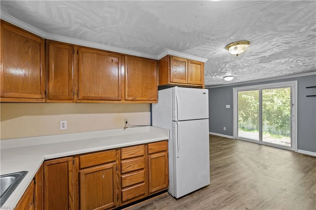 2600 W Weaver Rd, Hampton — photo