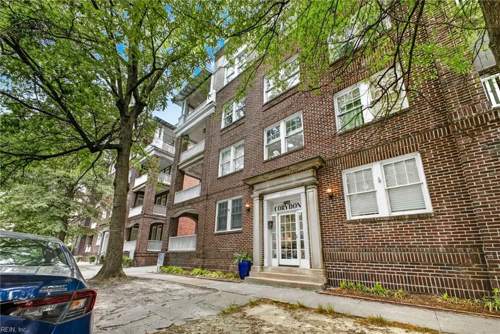736 W Princess Anne RD #402, NORFOLK VA 23517