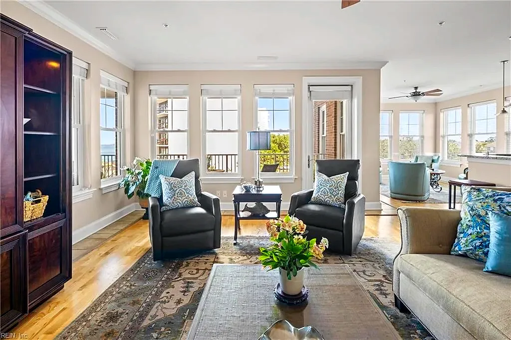 3800 Dupont Cir #302, Virginia Beach — photo
