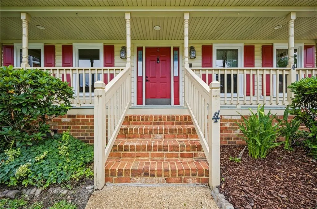 4 Sol Thorpe Ln, Chesapeake — photo