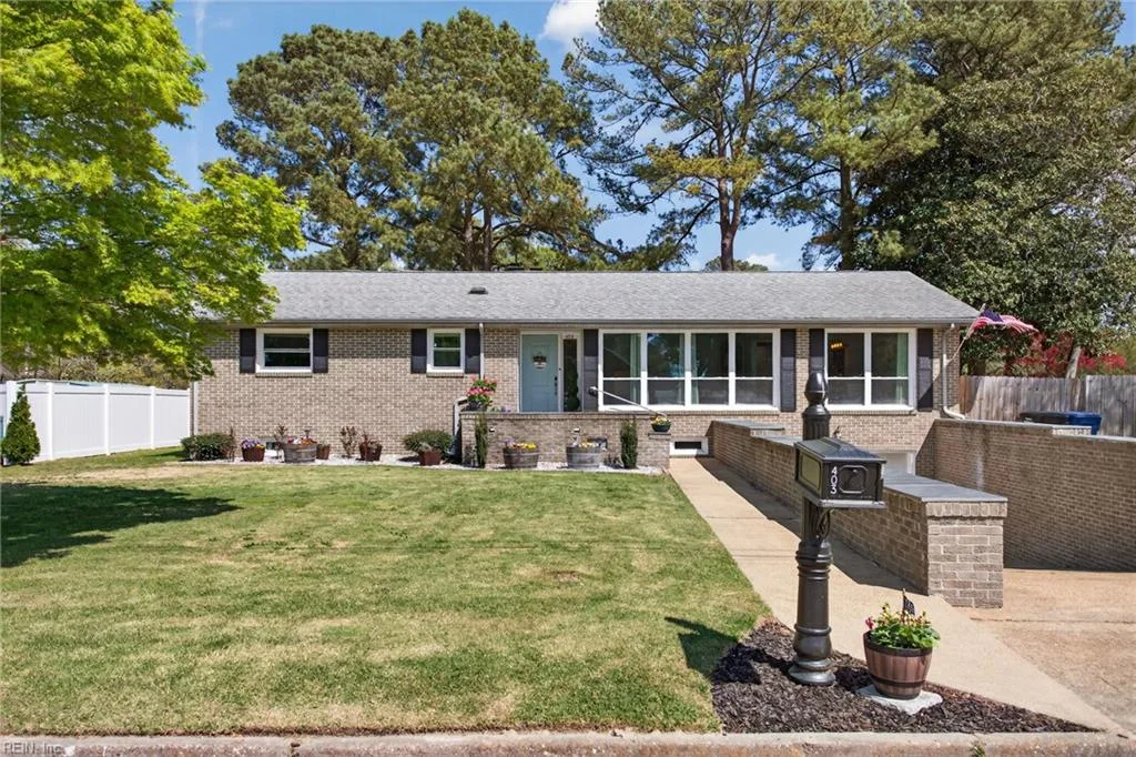 403 Holloway Dr, Portsmouth — photo
