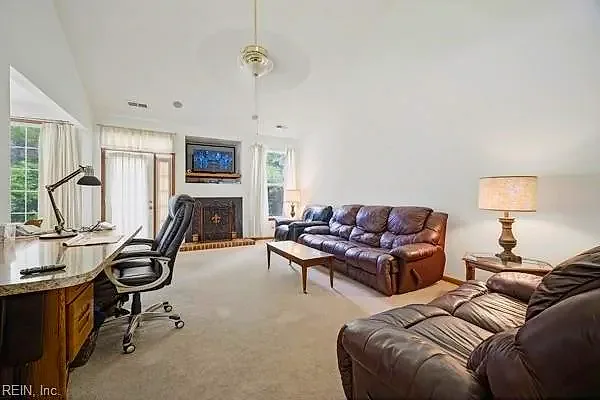308 Peachwood Ct, Suffolk — photo
